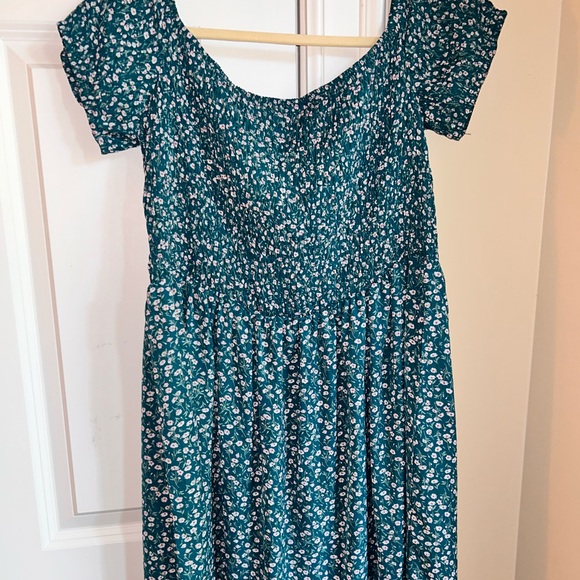 Dresses & Skirts - Green Floral Mini Dress